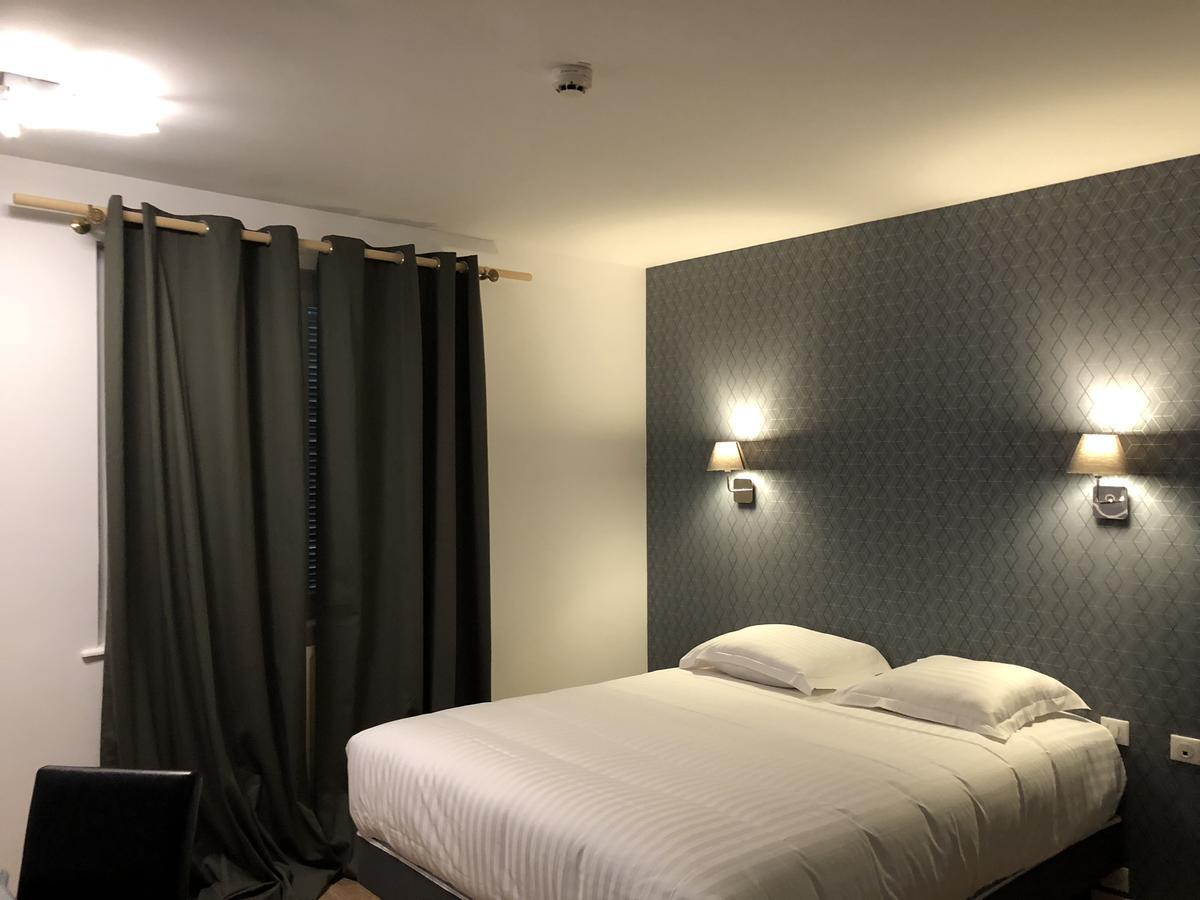 La Cle Des Champs Hotel Le Teilleul Bagian luar foto