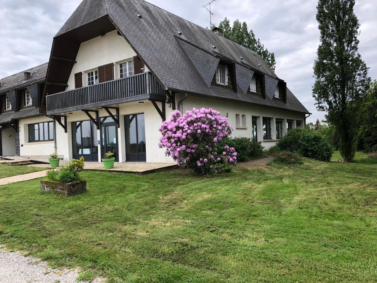 La Cle Des Champs Hotel Le Teilleul Bagian luar foto