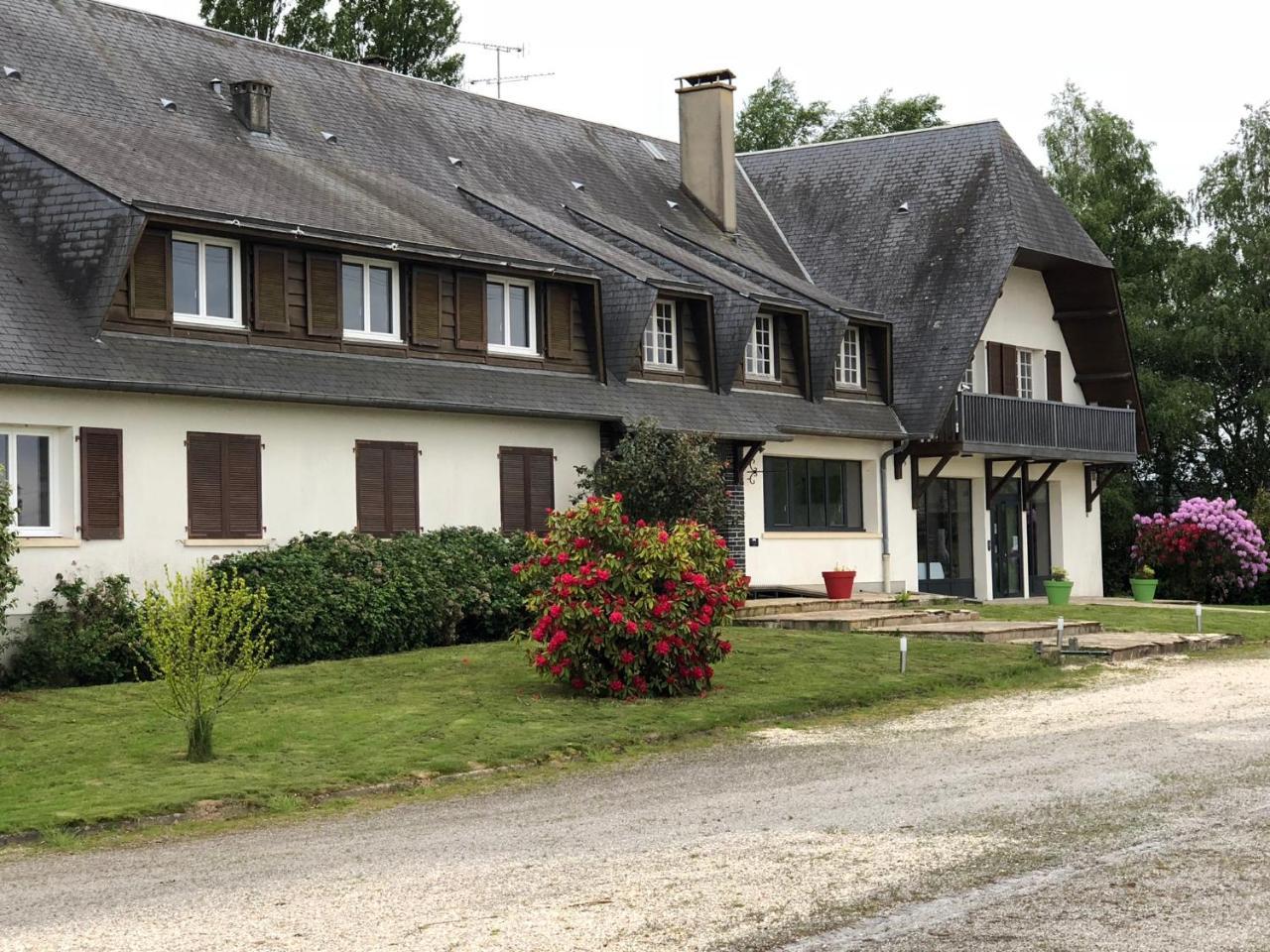 La Cle Des Champs Hotel Le Teilleul Bagian luar foto