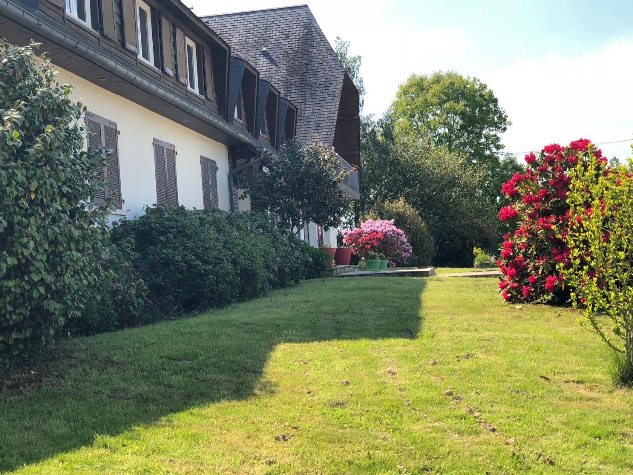 La Cle Des Champs Hotel Le Teilleul Bagian luar foto