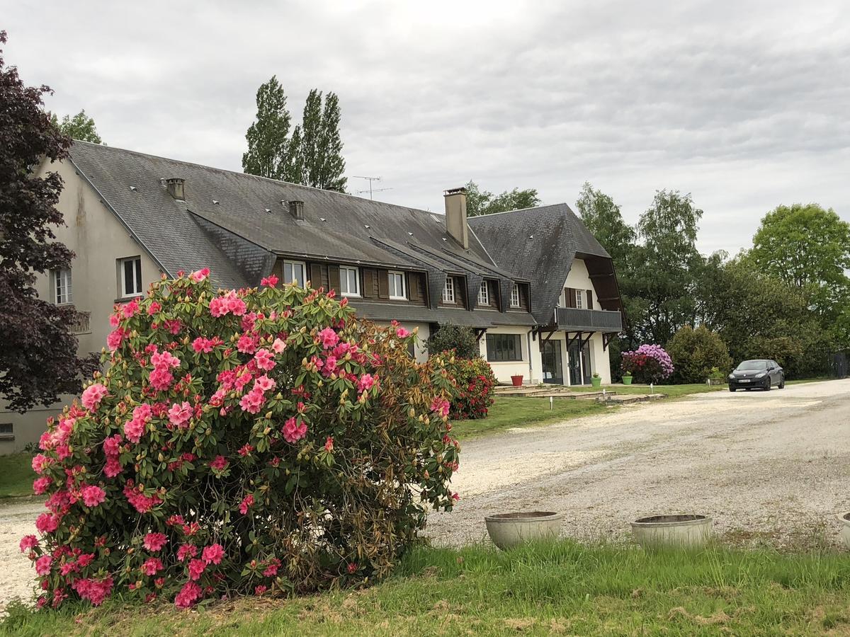 La Cle Des Champs Hotel Le Teilleul Bagian luar foto