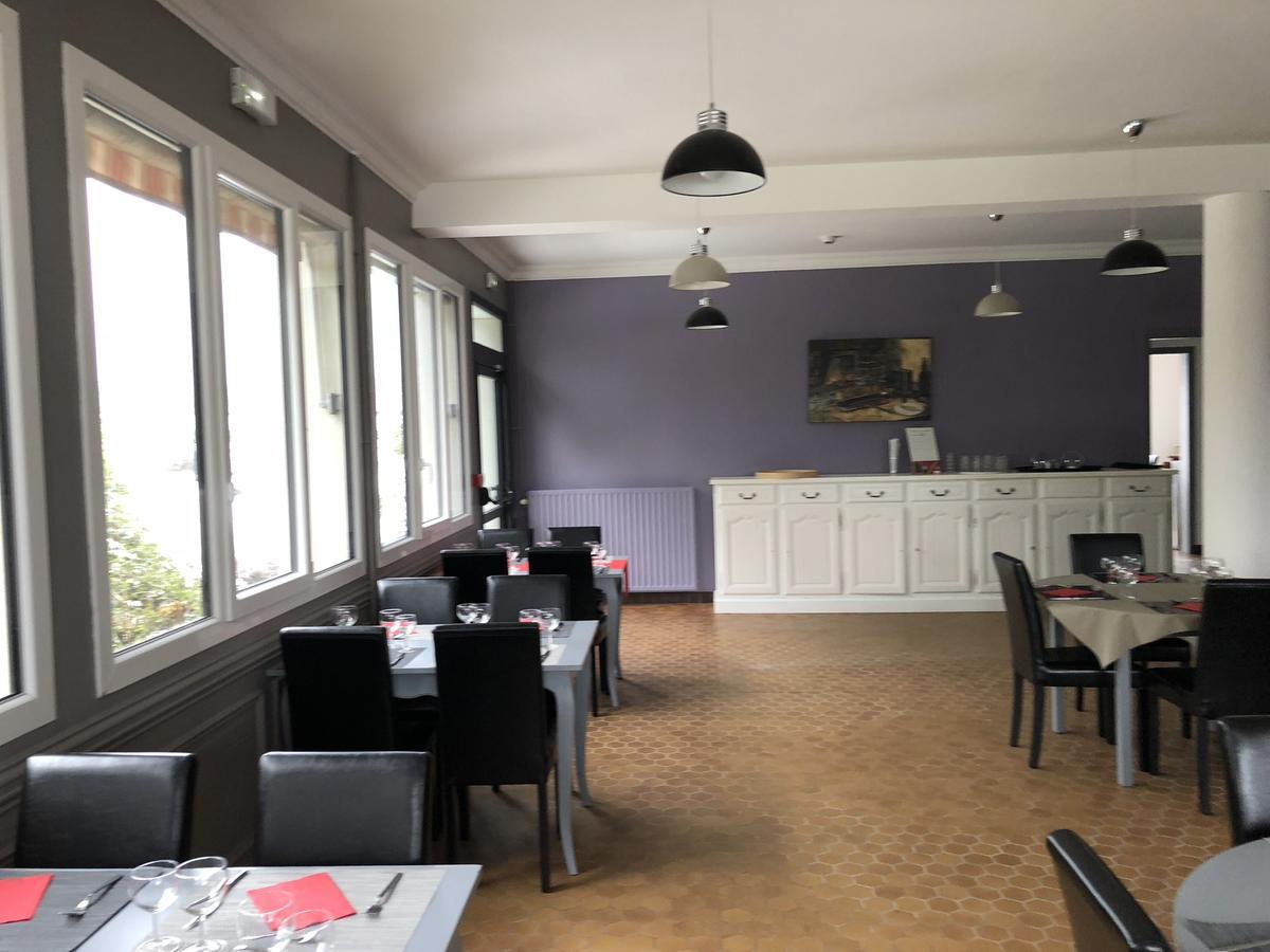 La Cle Des Champs Hotel Le Teilleul Bagian luar foto
