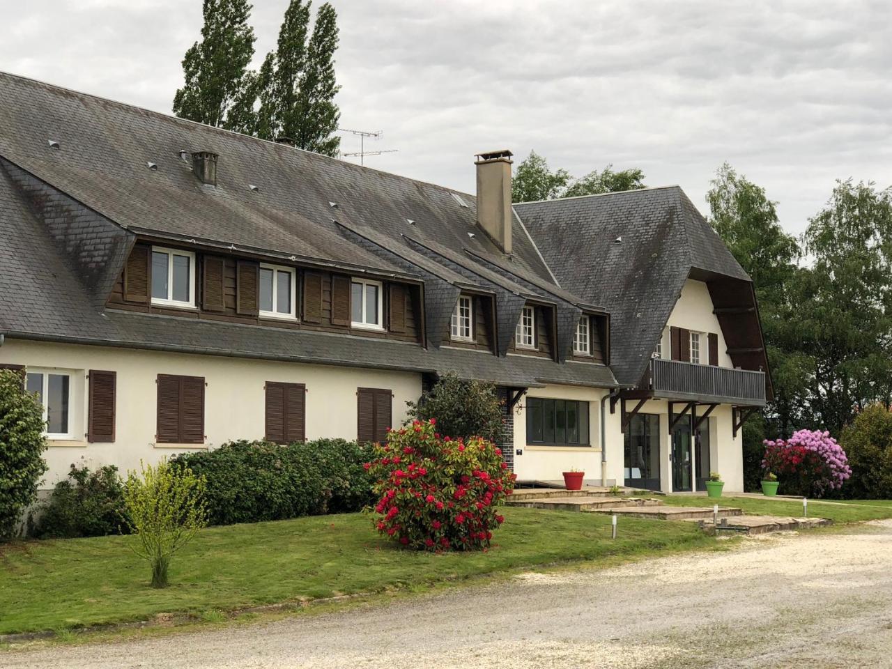 La Cle Des Champs Hotel Le Teilleul Bagian luar foto