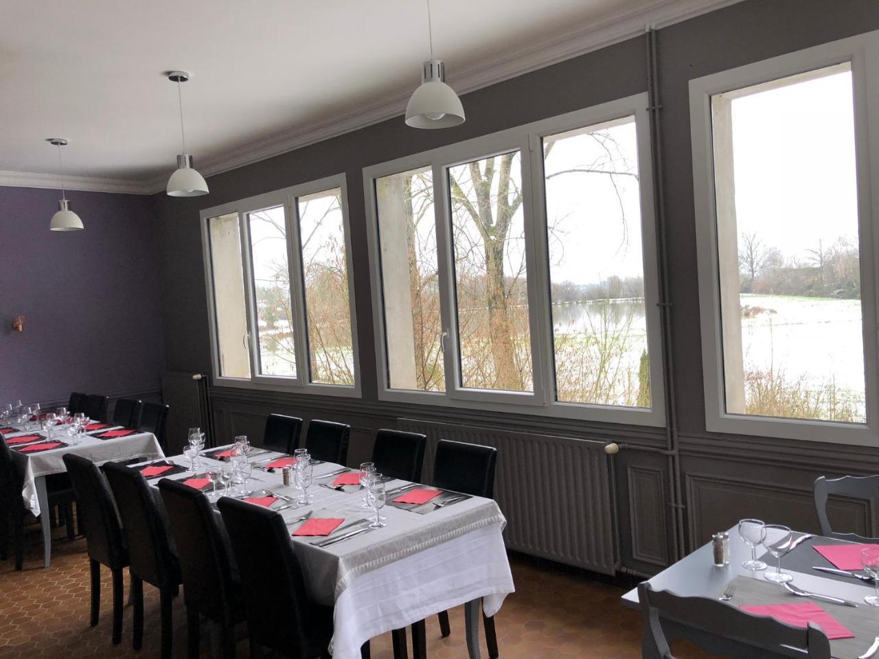 La Cle Des Champs Hotel Le Teilleul Bagian luar foto